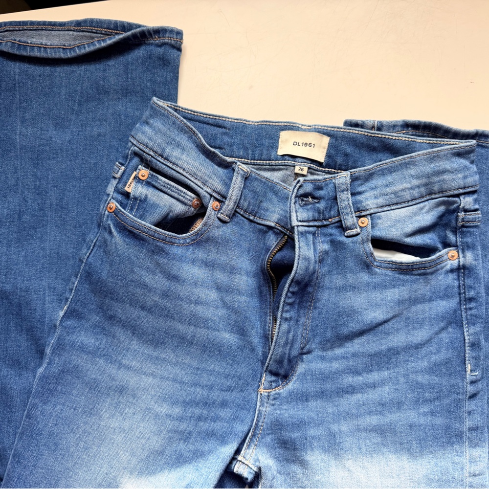 DL1961 Women’s Bridget Boot cut high rise 33” jeans